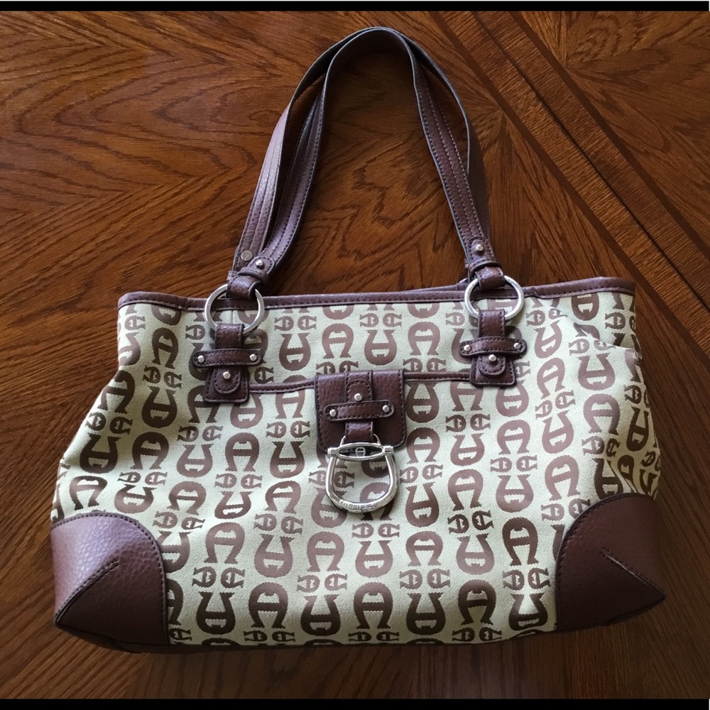 Etienne Aigner purse